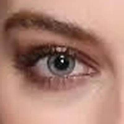 Margot Robbie's eyes — cool blue, Light Summer quality