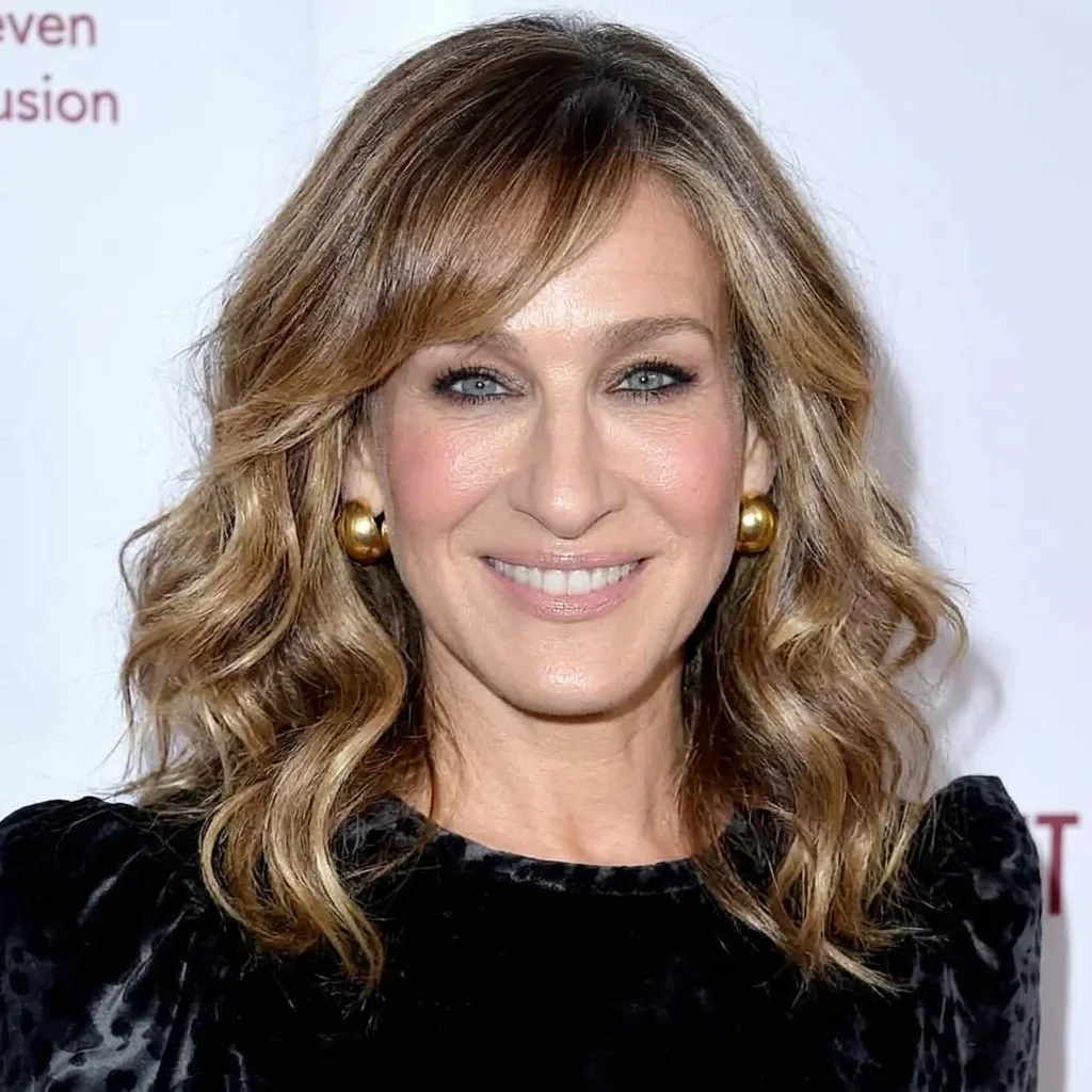 Sarah Jessica Parker with face shape annotations showing rectangular proportions