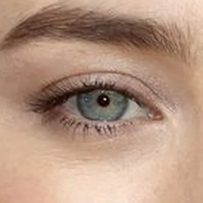 Saoirse Ronan's eyes — blue-green, warm and clear, Light Spring quality